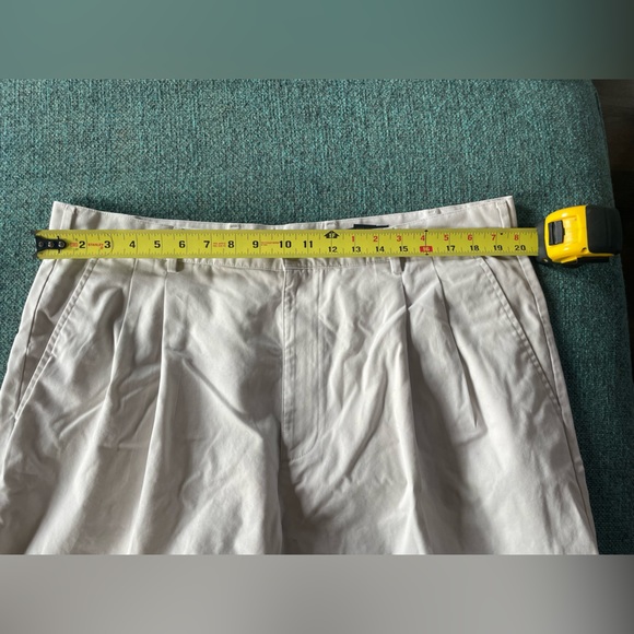 Tan men’s golf shorts - Picture 5 of 6